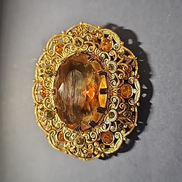 Jewelry - Vintage West Germany Brooch